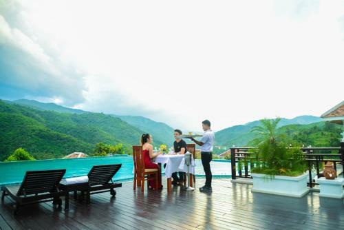 Le Grand Cruise Package