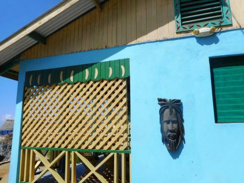 Hotel Banana Shout Resort