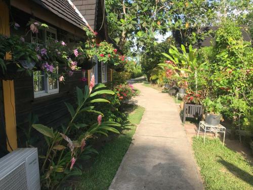 Hotel Firefly Beach Cottages