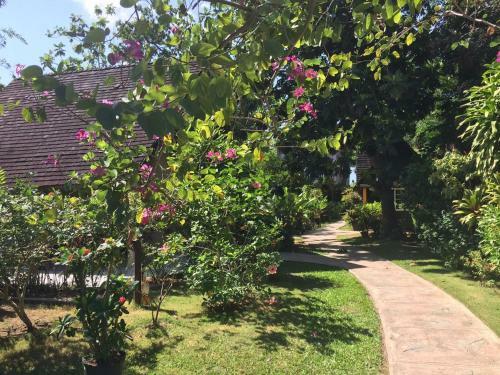 Hotel Firefly Beach Cottages