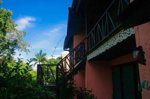 Hotel Firefly Beach Cottages