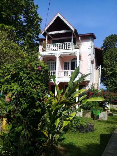 Hotel Firefly Beach Cottages