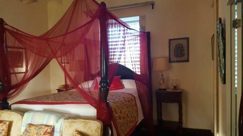 Posada Geddes Great House