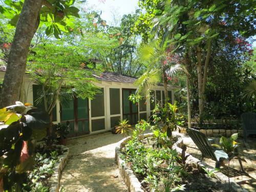 Hostal Tingalaya's Retreat