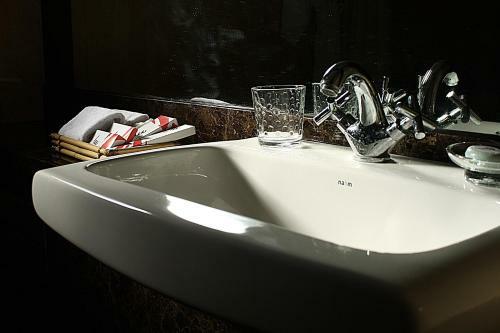Lee Boutique Hotel