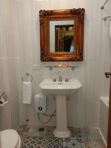 Lee Boutique Hotel