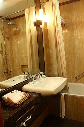 Lee Boutique Hotel