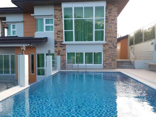 Lee Boutique Hotel
