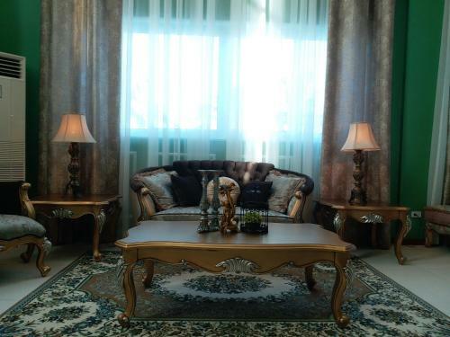 Lee Boutique Hotel
