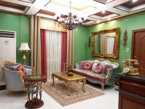 Lee Boutique Hotel