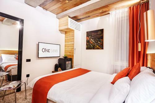 Hostal One Luxury Suites