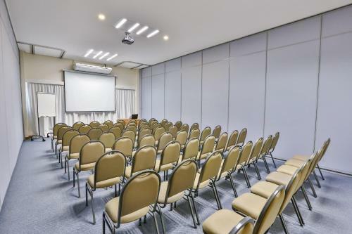 Hotel Comfort Mogi Gua�u