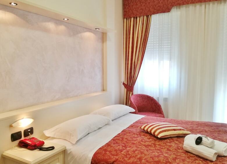 Gold Hotel