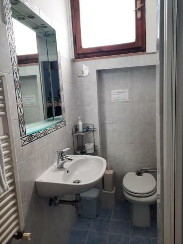 Hostal Girasole House