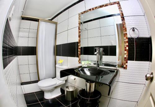 Yakana Hotel