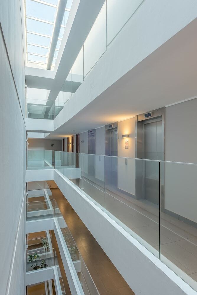 Zip Apartments