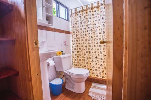 Lodge Hostal Y Caba�as Tojika