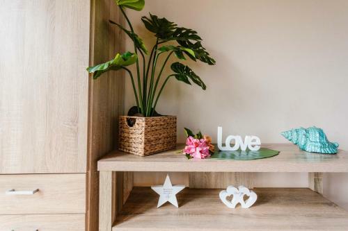 Hiku O Te Ika Home & Car