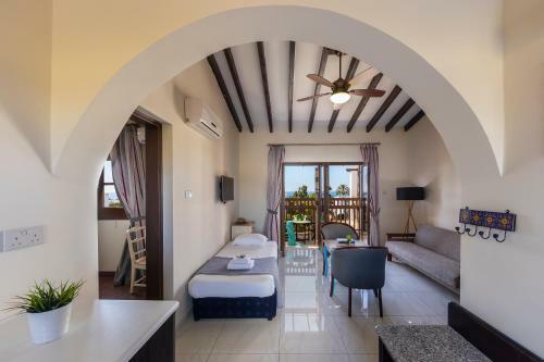 Hotel Latchi Family Resort
