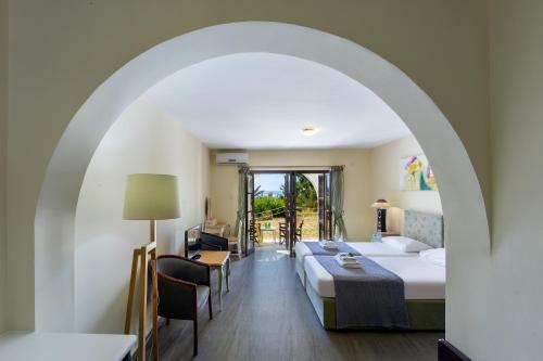Hotel Latchi Family Resort
