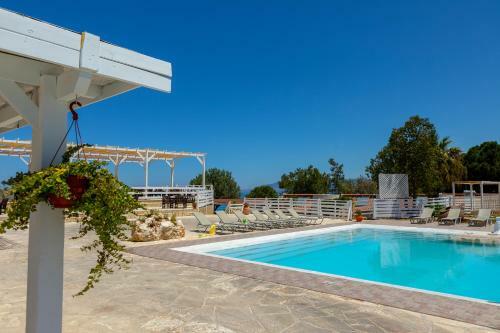 Hotel Latchi Family Resort