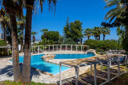 Hotel Latchi Family Resort