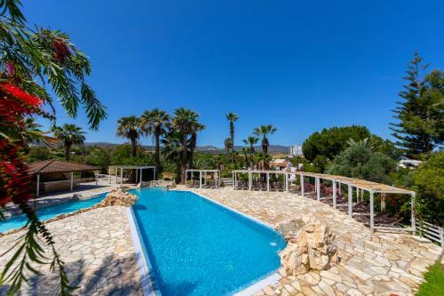 Hotel Latchi Family Resort