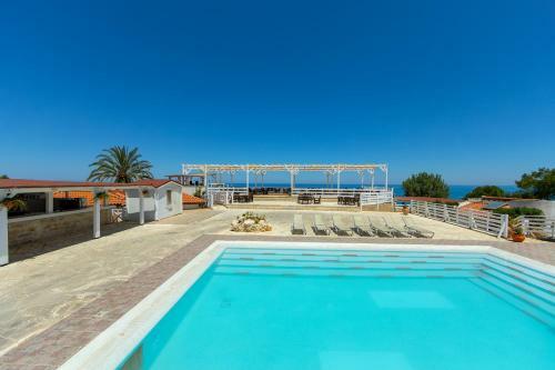 Hotel Latchi Family Resort