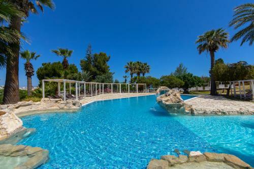 Hotel Latchi Family Resort