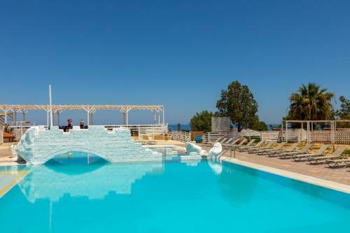 Hotel Latchi Family Resort