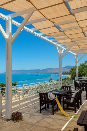 Hotel Latchi Family Resort