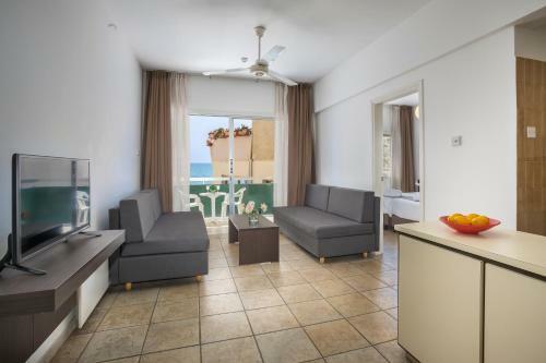 Costantiana Beach Hotel Apartments