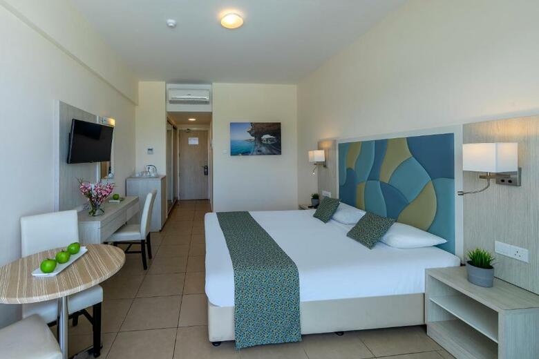 Tofinis Hotel