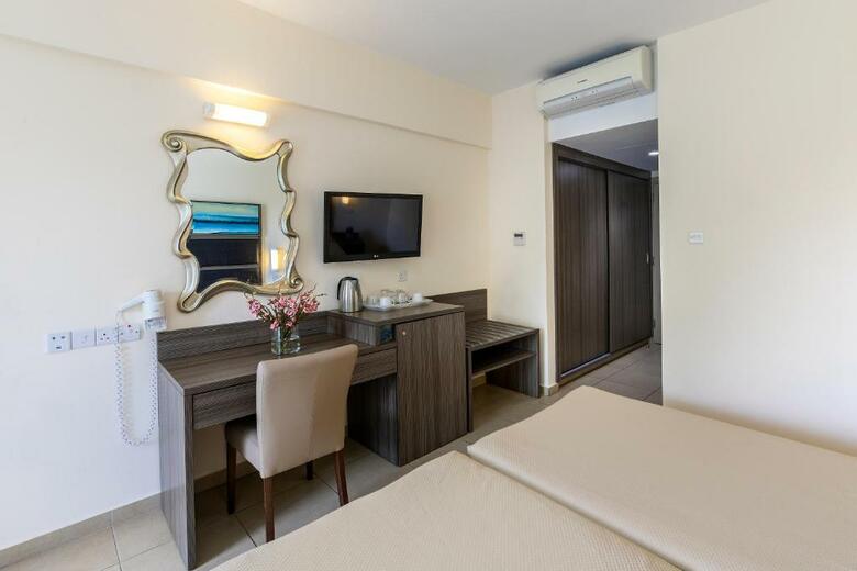 Tofinis Hotel