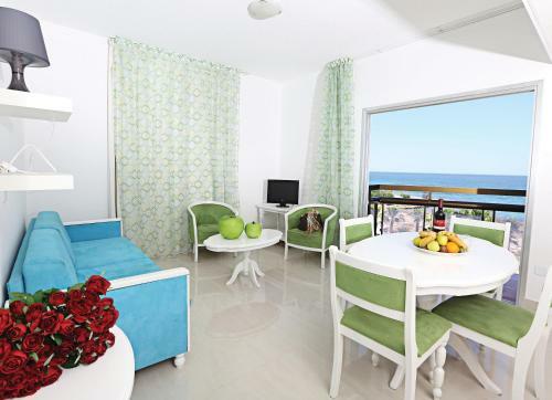 Marlita Beach Hotel Apartments