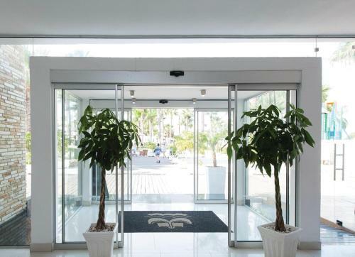 Marlita Beach Hotel Apartments