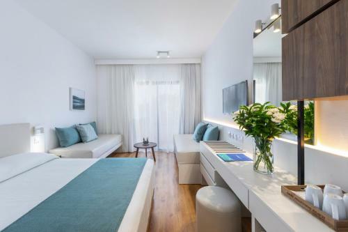 Hotel Louis Phaethon Beach - All Inclusive