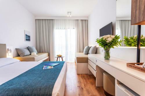 Hotel Louis Phaethon Beach - All Inclusive