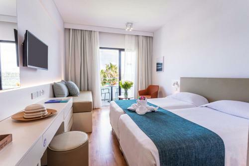 Hotel Louis Phaethon Beach - All Inclusive