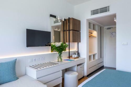 Hotel Louis Phaethon Beach - All Inclusive