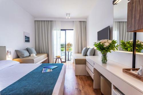 Hotel Louis Phaethon Beach - All Inclusive
