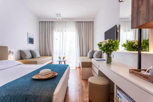 Hotel Louis Phaethon Beach - All Inclusive