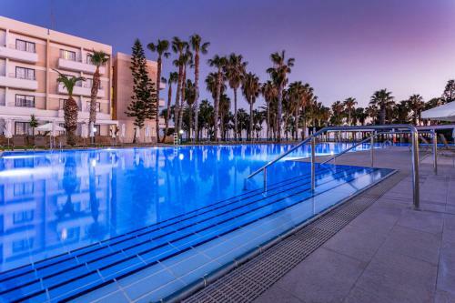 Hotel Louis Phaethon Beach - All Inclusive