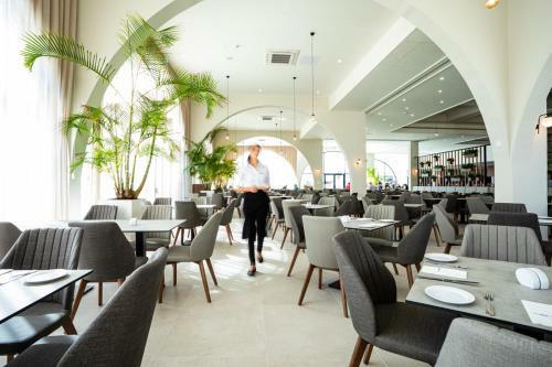 Hotel Louis Phaethon Beach - All Inclusive