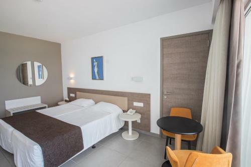 Vassos Nissi Plage Hotel