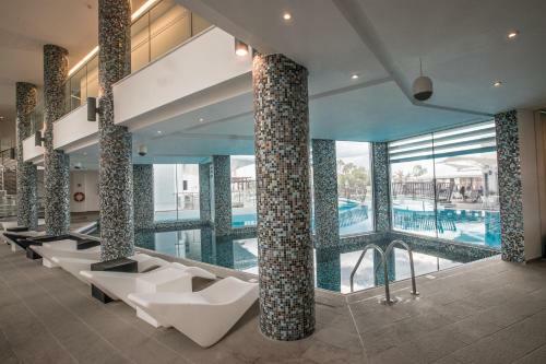 Vassos Nissi Plage Hotel