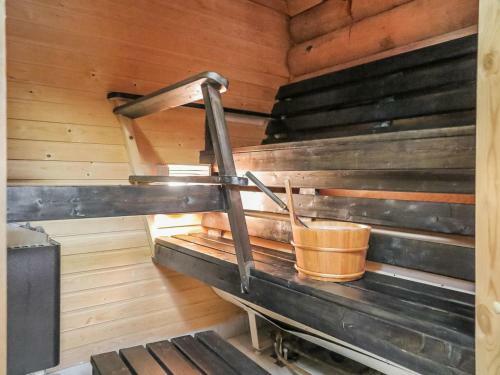 Holiday Home Levinkettu B