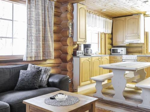 Holiday Home Levinkettu B