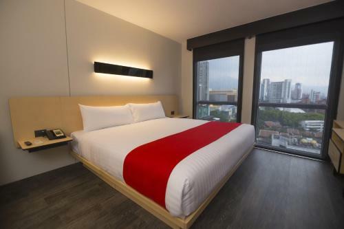 Hotel City Express Plus Medellin
