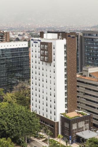 Hotel City Express Plus Medellin